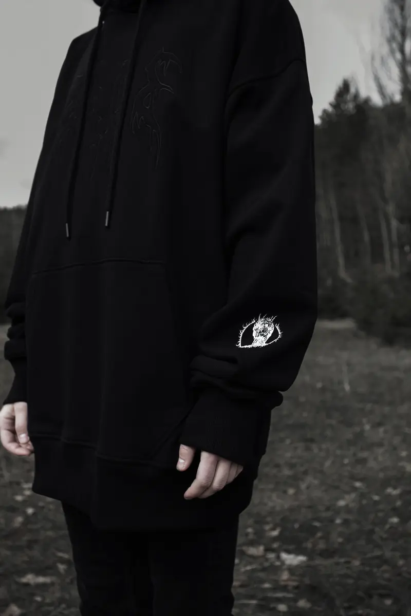 База с вышивкой